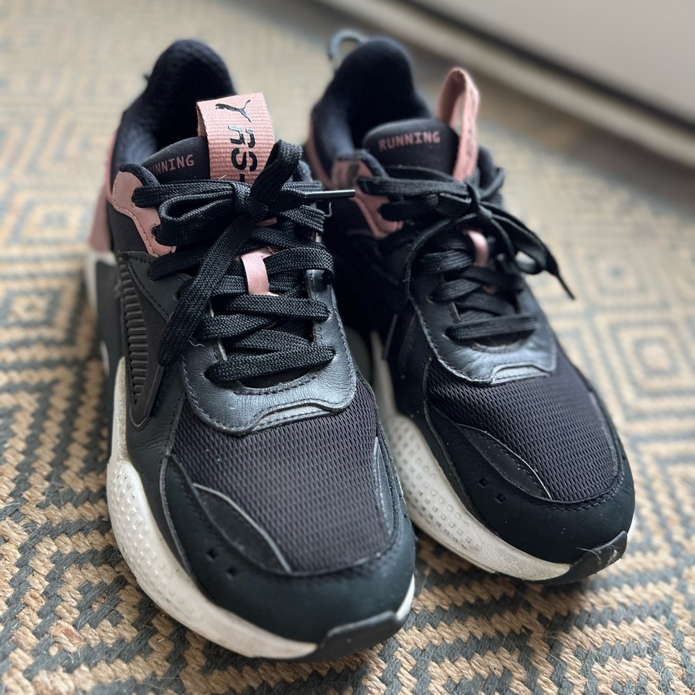 Sneakers - Picture 4 of 4
